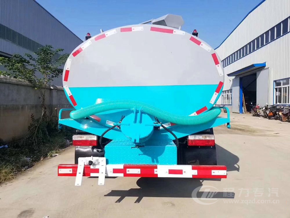 國(guó)六8方東風(fēng)D7 吸糞車(chē)